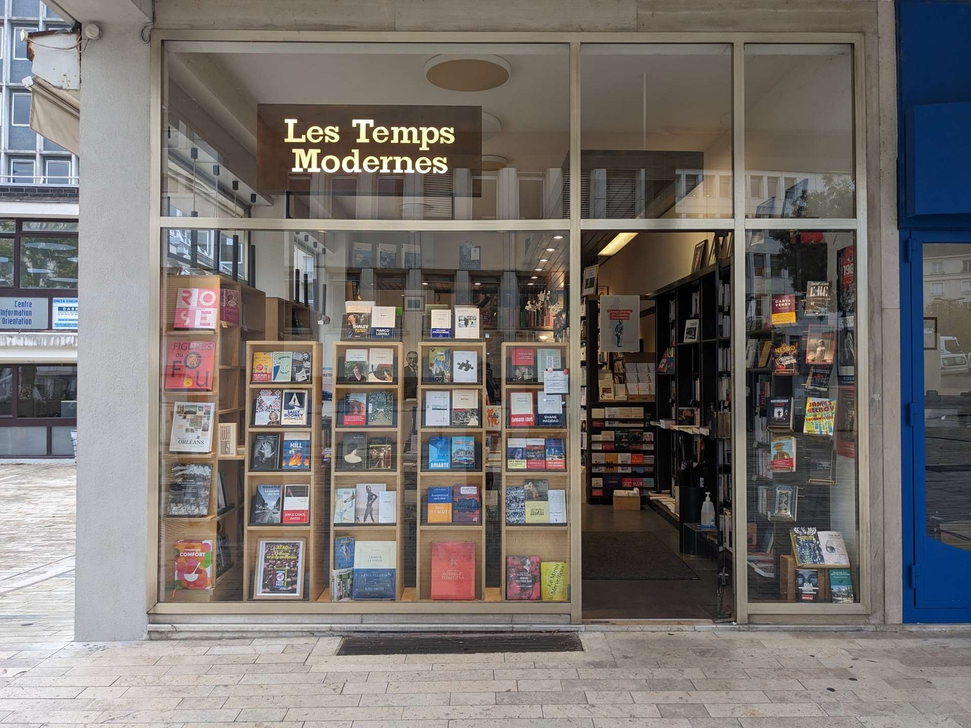 Façade de la librairie Les Temps Modernes